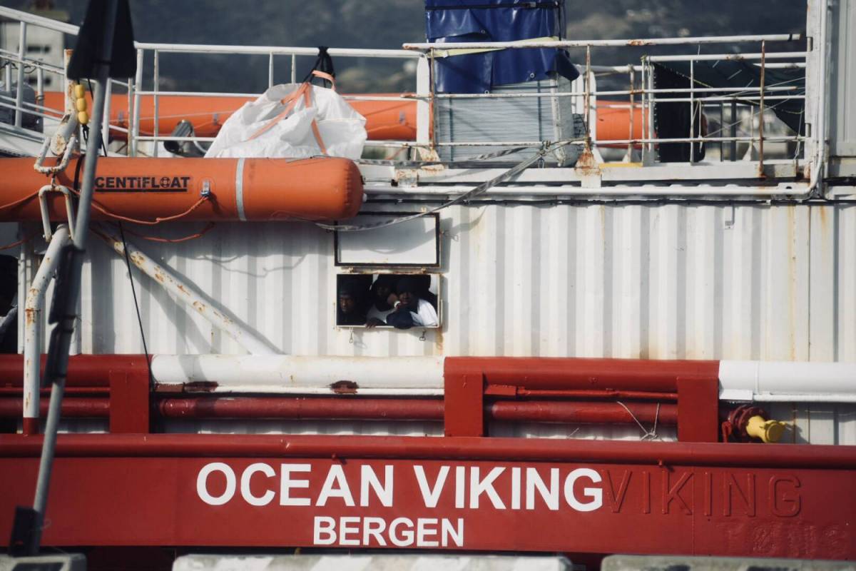 Arrivata a Taranto la Ocean Viking con 176 migranti a bordo