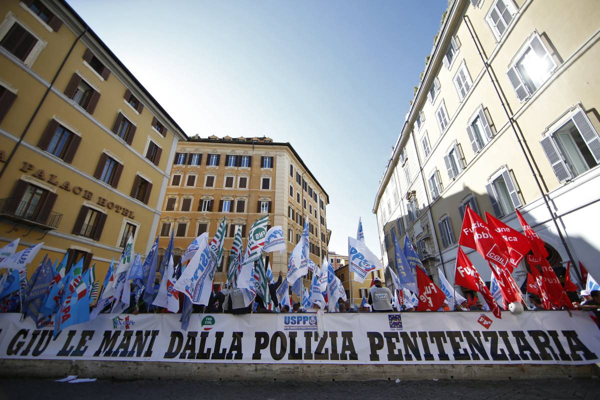 "Qui gli agenti sono in pericolo": scatta allarme carceri a Foggia