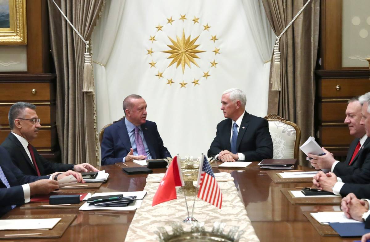 Accordo tra Stati Uniti e Turchia: "Cessate il fuoco in Siria"