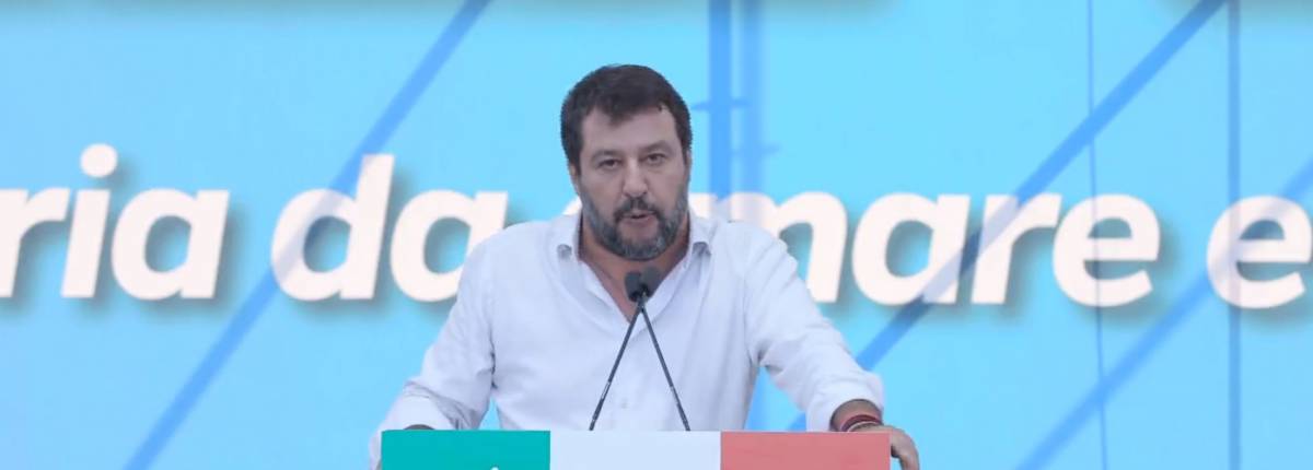 Salvini: "Sui migranti il governo ha le mani sporche di sangue"