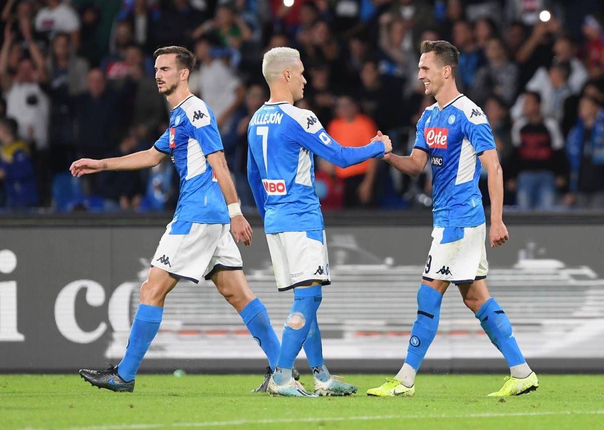 Il Napoli riparte contro il Verona: 2-0 con doppietta di Milik