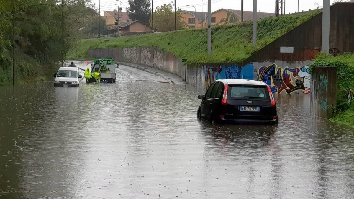 Emergenza maltempo al Nord: Milano allagata, allerta rossa in Liguria