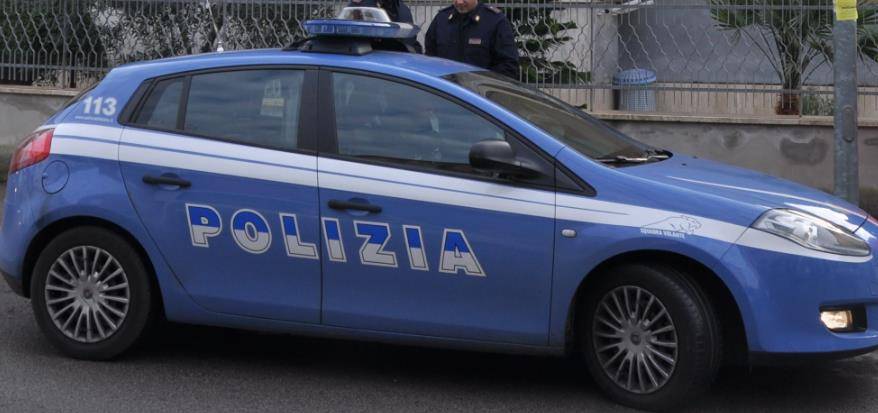 Inseguimento tra le strade di Ostia, feriti 2 agenti