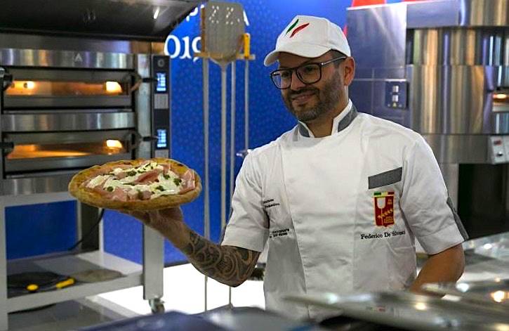 Pizza d'autore, Host incorona il campione europeo, Andy Luotto chef ai fornelli con simpatia