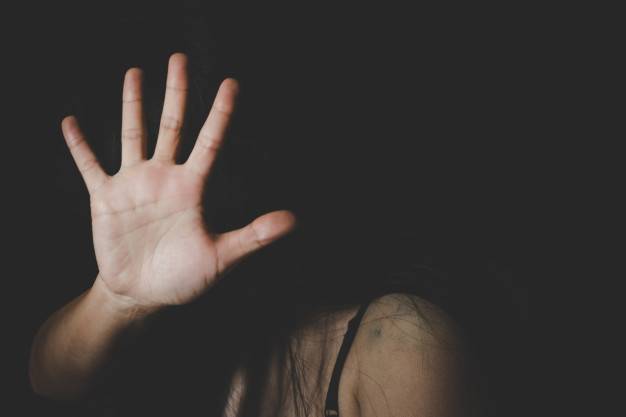 Arezzo, 19enne barbaramente stuprata: è caccia al romeno in fuga