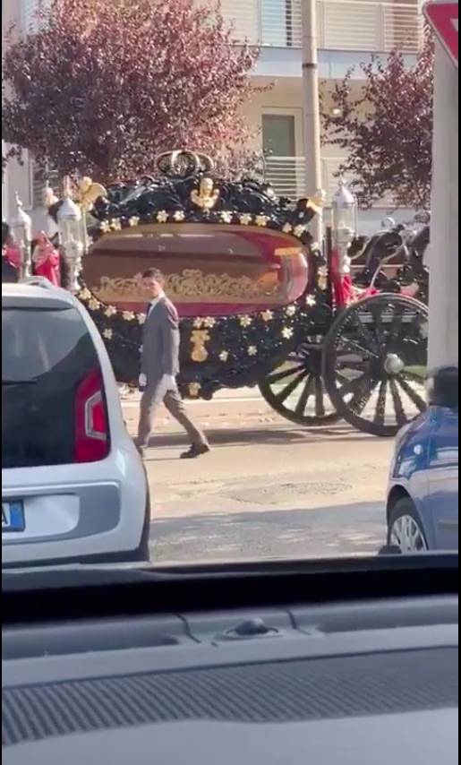 Funerale in stile Casamonica: è polemica a Pescara