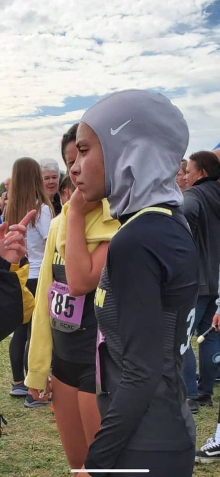 Stati Uniti, 16enne musulmana indossa l'hijab alla corsa campestre e viene squalificata