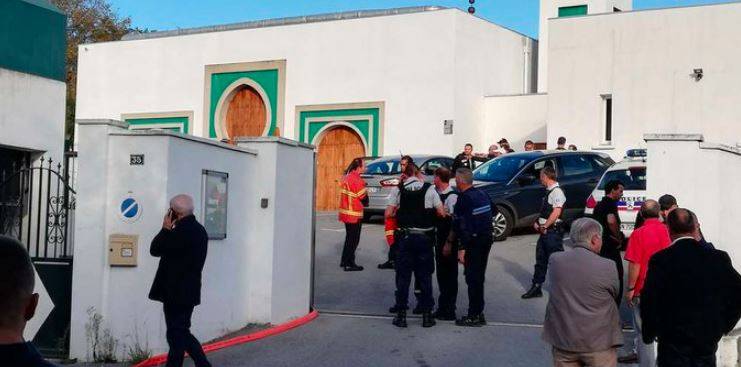 Francia, spari contro la moschea di Bayonne: fermato un 84enne