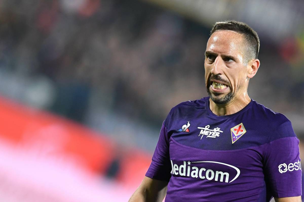 Fiorentina, Ribery squalificato tre giornate per la spinta al guardalinee