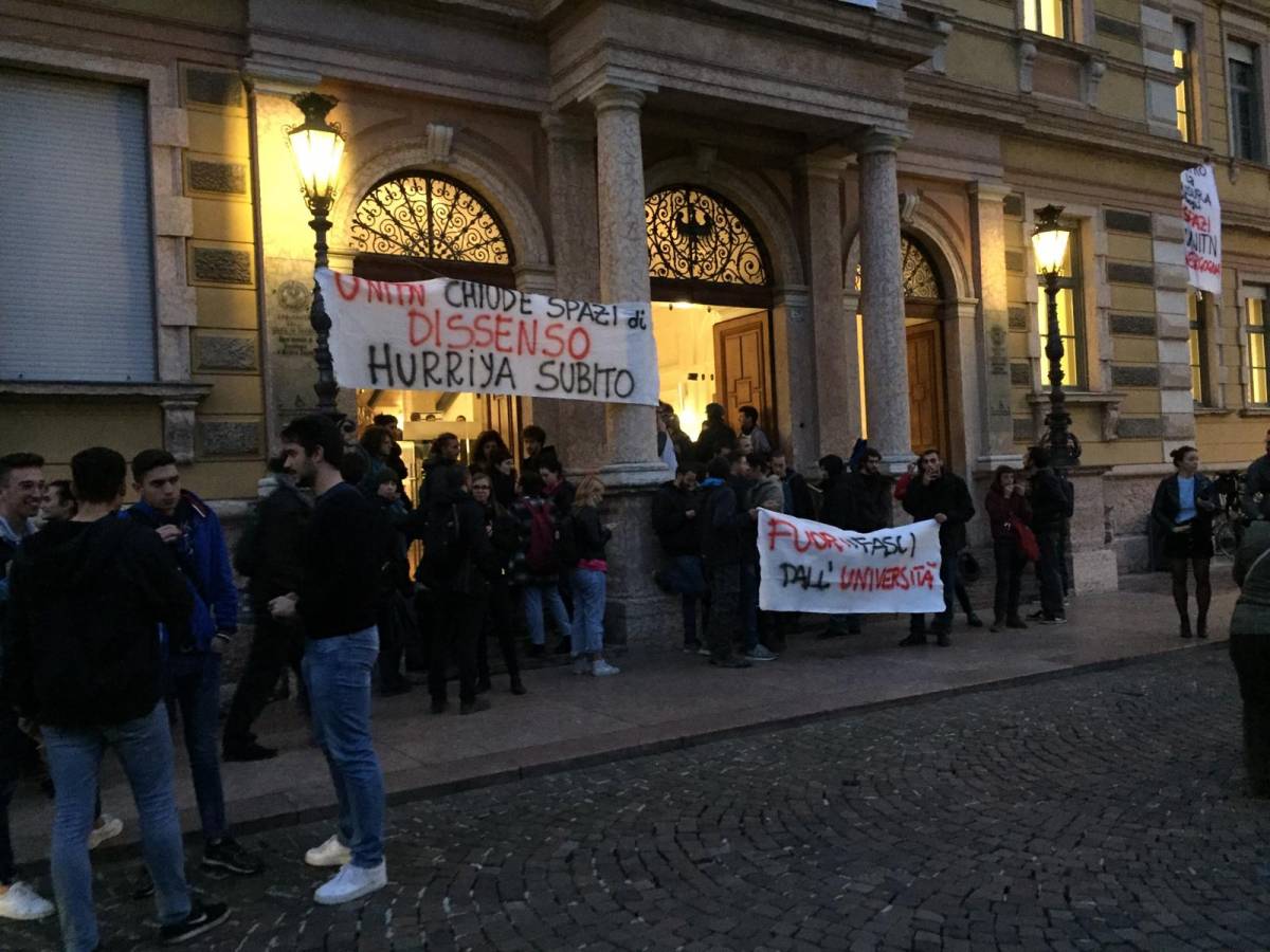 Trento, scontri per far tacere Biloslavo. La Lega: "Violenti non dell'università"