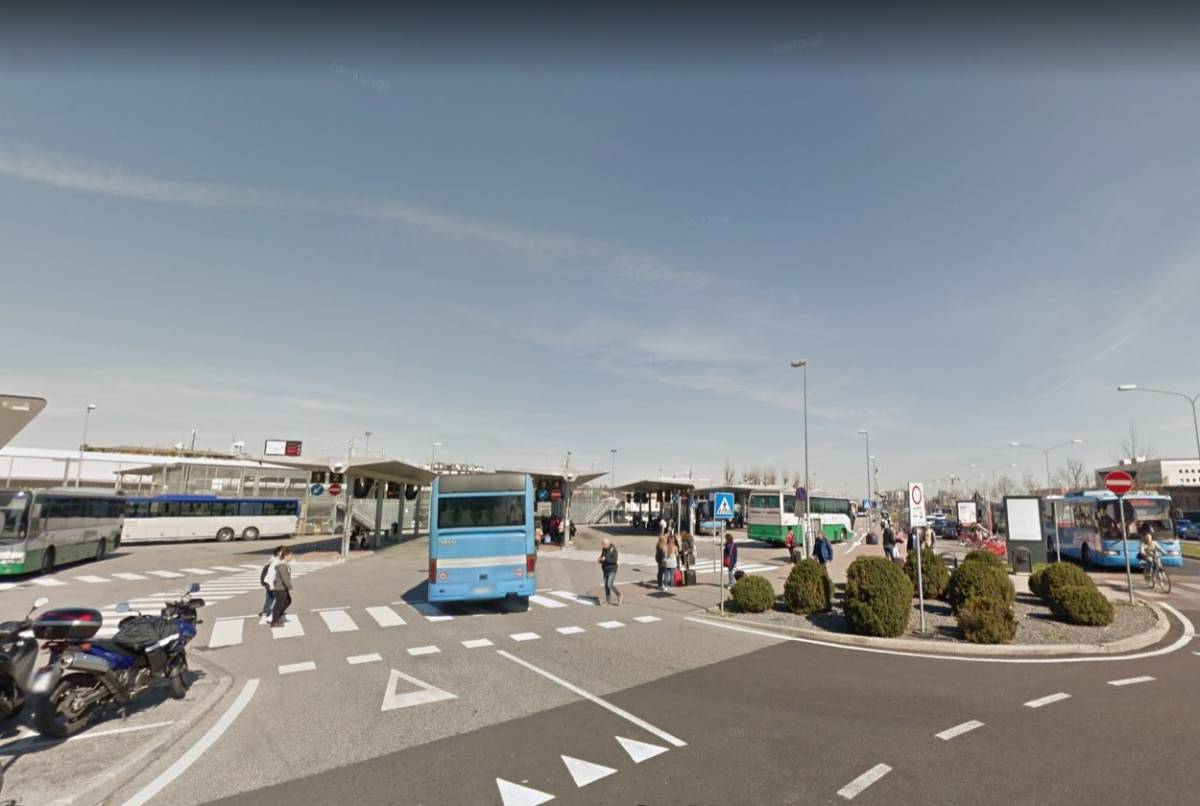 Padova, pugni all'autista e vetro rotto del bus: fermato senegalese