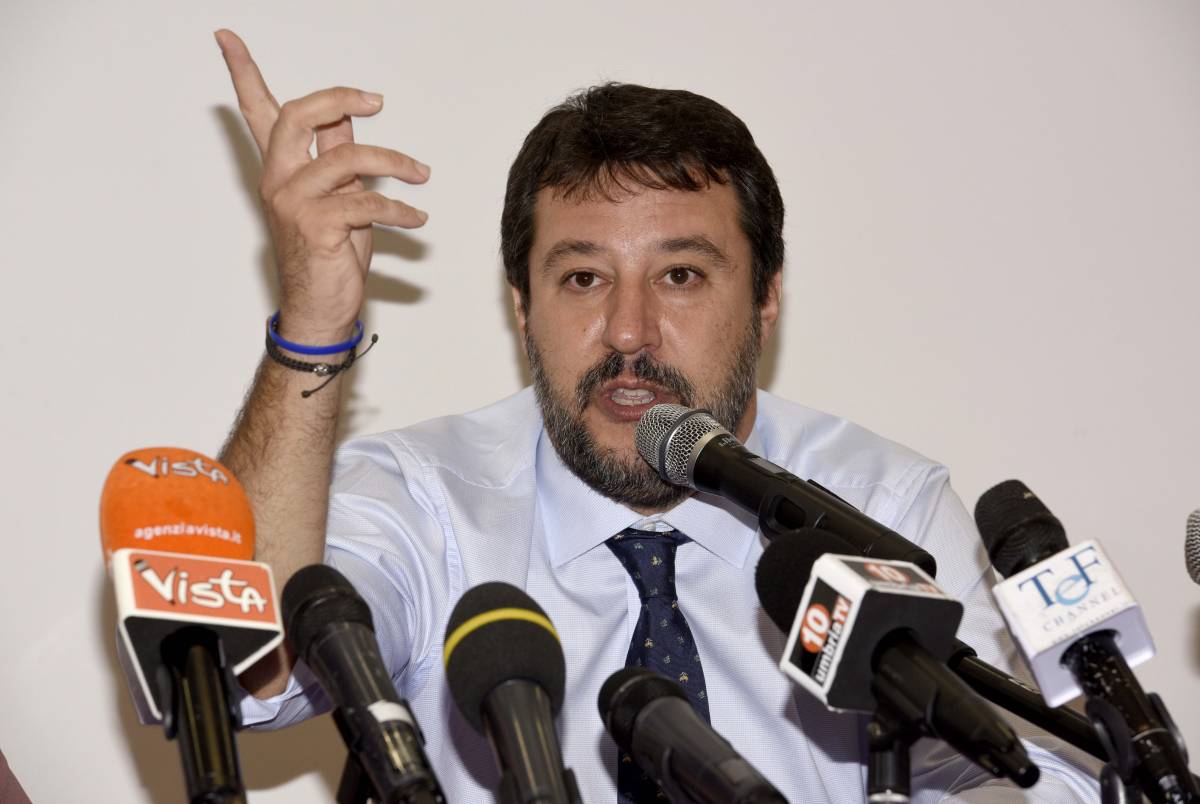 Manovra, Salvini: "Governo di bugiardi, ladri di lavoro e di futuro"