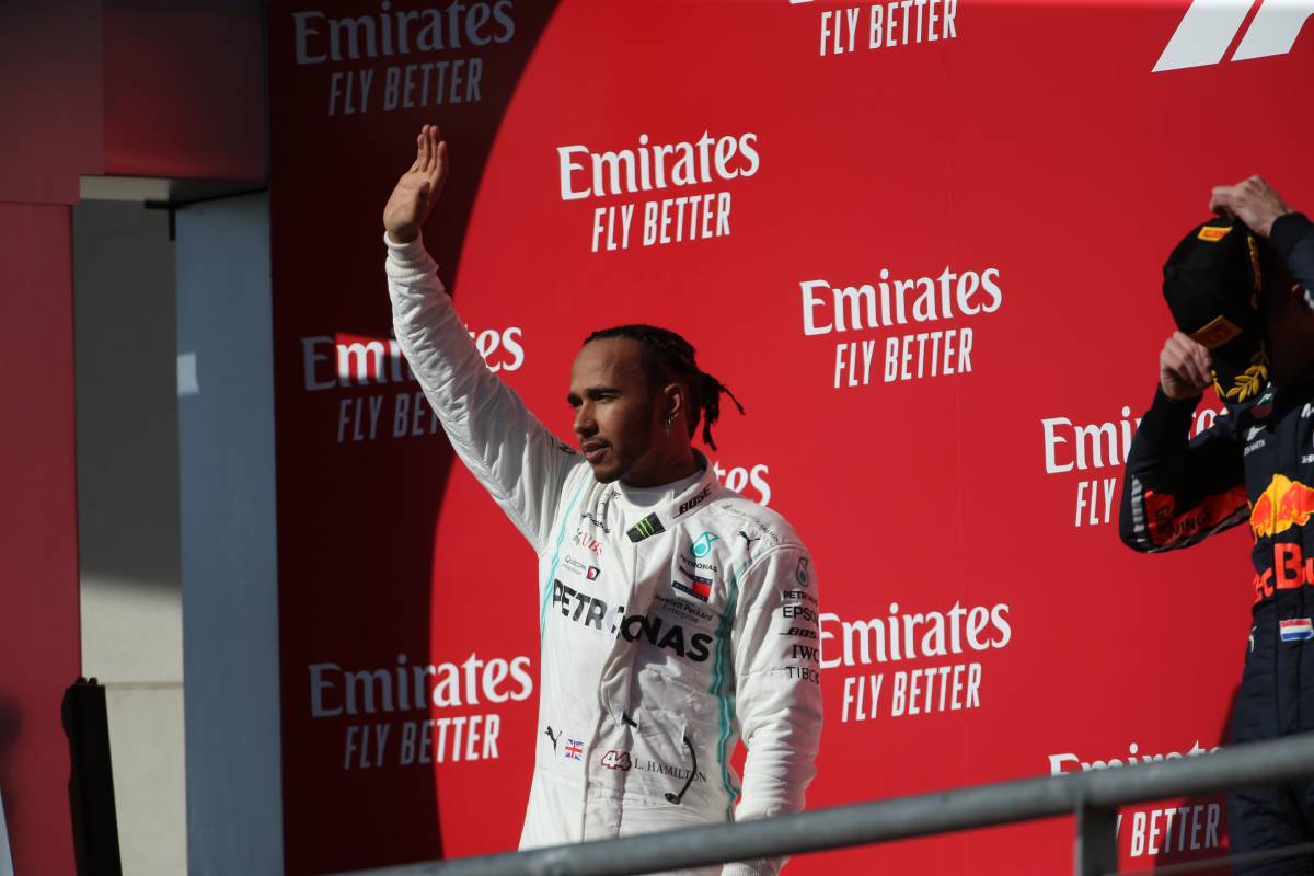 Formula Uno, il duro attacco di Hamilton: "Scioccante correre così, comanda il denaro"