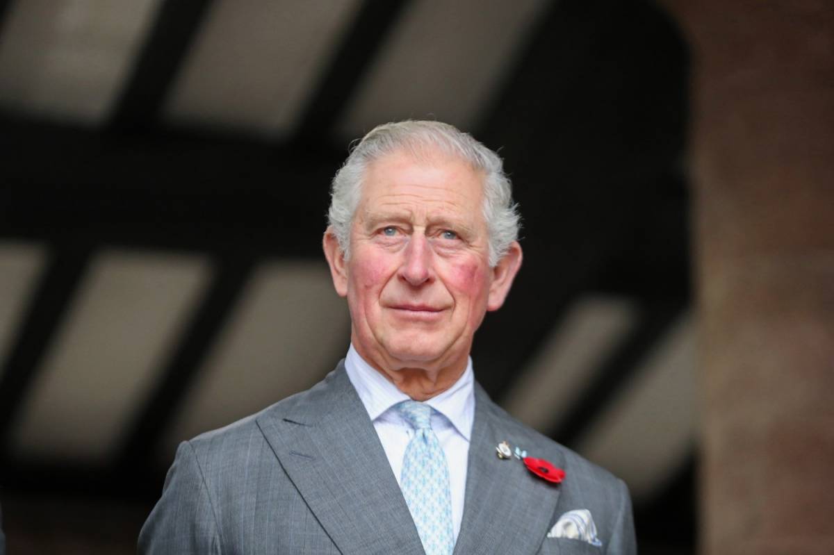 Scandalo a corte: Principe Carlo ha esposto opere contraffatte nella sua tenuta