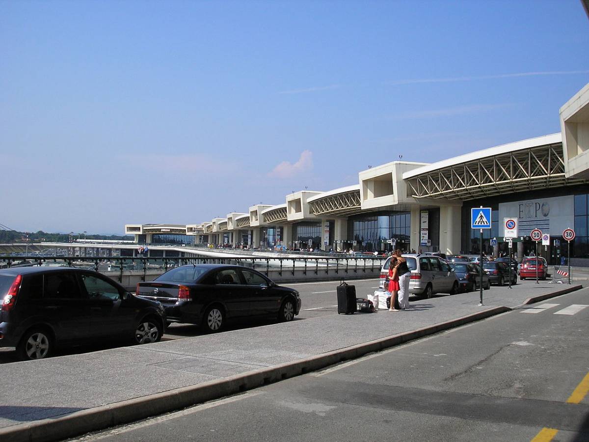 Malpensa, marocchino fugge dal terminal: voli bloccati per 20 minuti