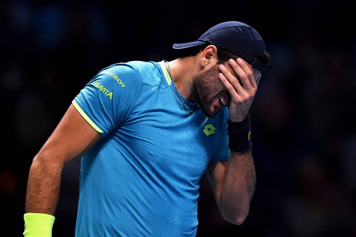Tennis, Atp Finals: Djokovic dà una lezione a Berrettini