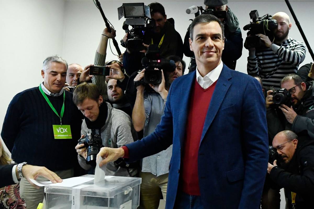 La Spagna è stanca di votare: vincono i socialisti, boom Vox