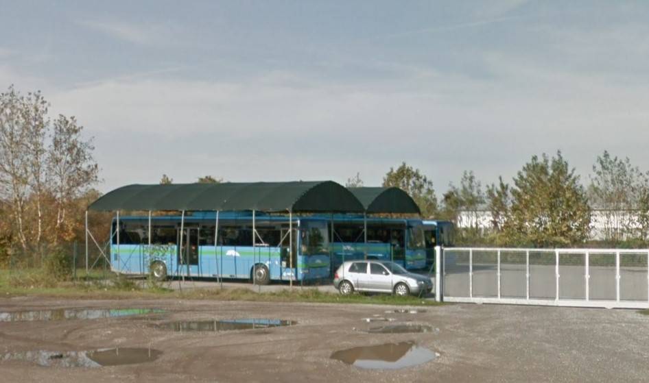Brescia, devasta bus, poi attacca autista e militare: maliano libero