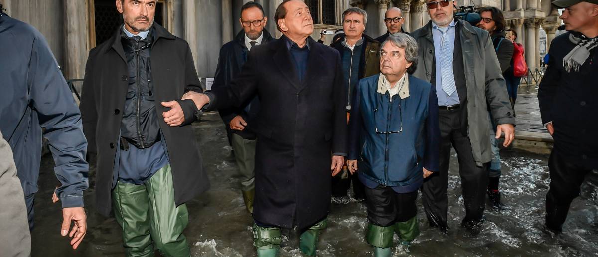 Berlusconi sbarca in laguna: "Paghino i grandi del mondo"