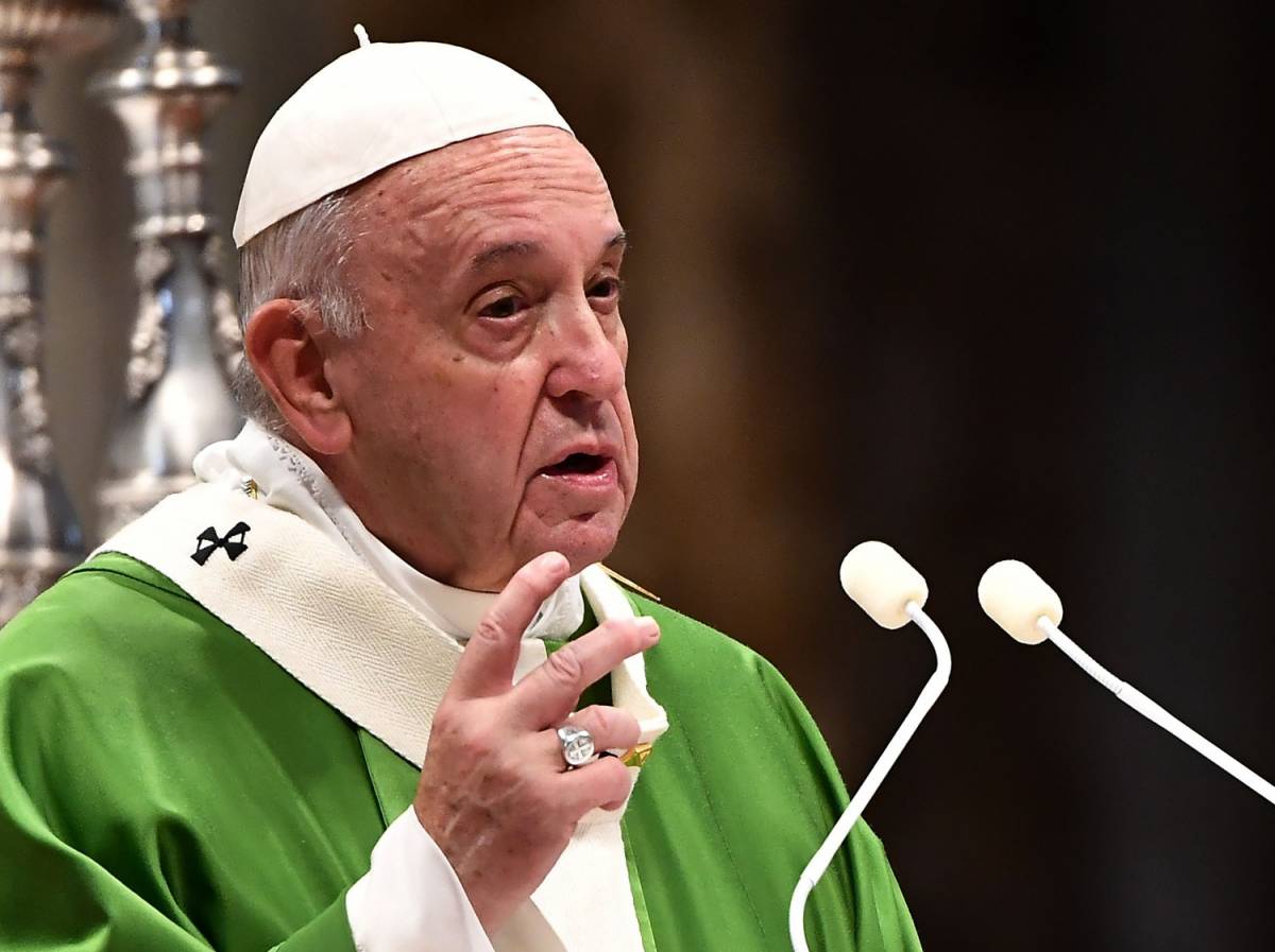 Anti-migranti, conservatori e tradizionalisti: i critici del Papa