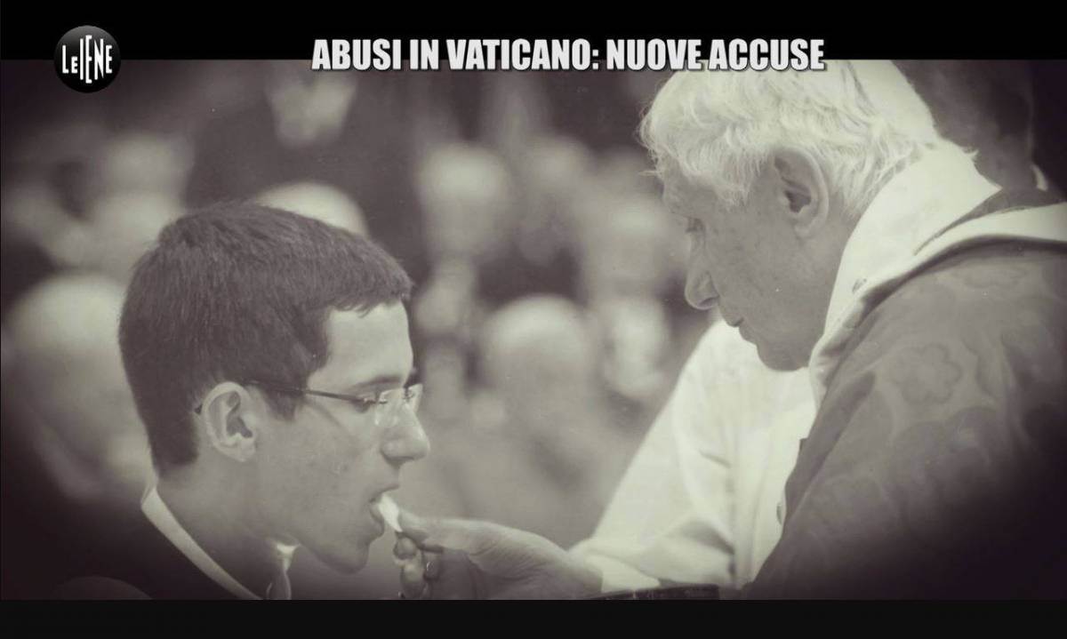 Abusi sui chierichetti del Papa: ci sono tre nuove testimonianze choc
