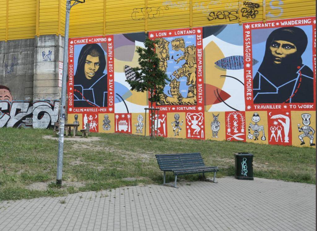 Il Comune di Milano spende 38mila euro per un murales immigrazionista