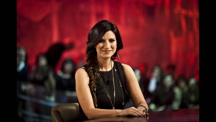 Laura Pausini: “Il vestito rotto in Perù? Non ero nuda, la notizia mi ha fatto soffrire”