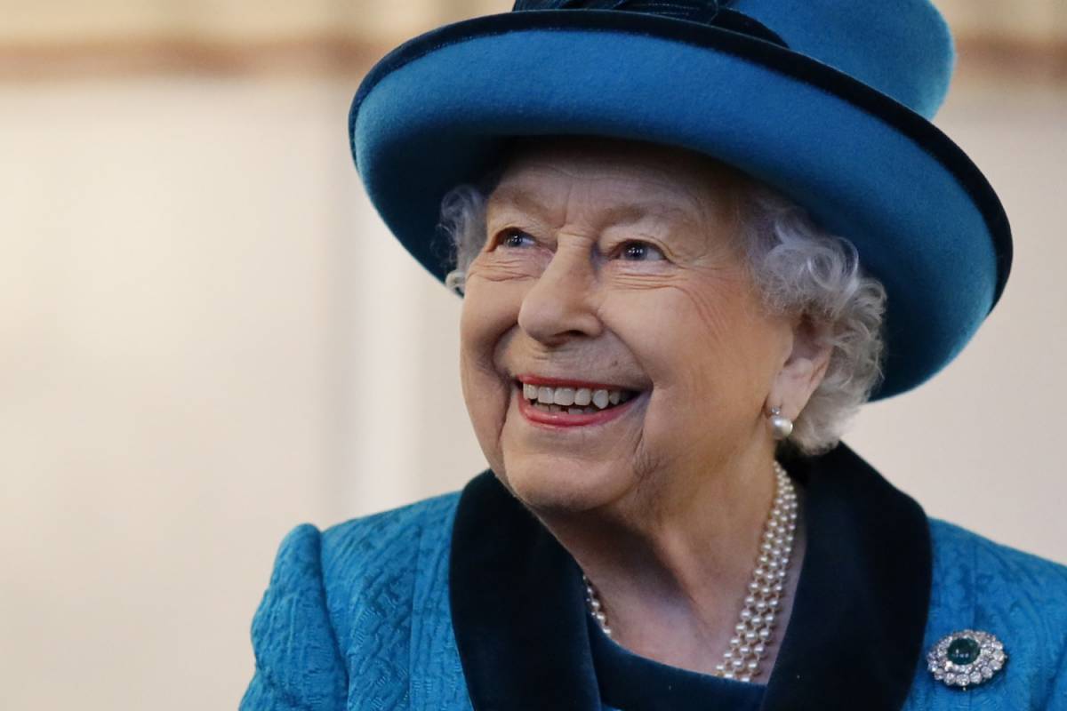 La regina Elisabetta non abbandonerà il trono tra un anno e mezzo