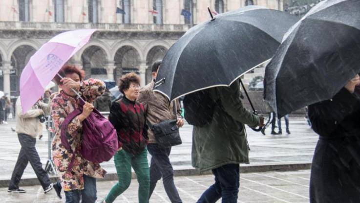 Maltempo, scuole chiuse a Roma e allerta neve a Milano