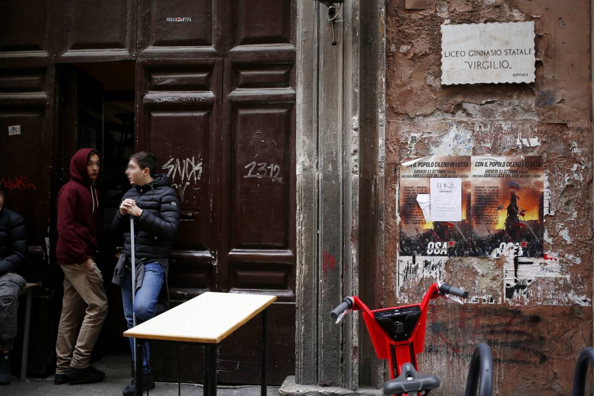 Roma, nel liceo occupato dai collettivi danni per 12mila euro