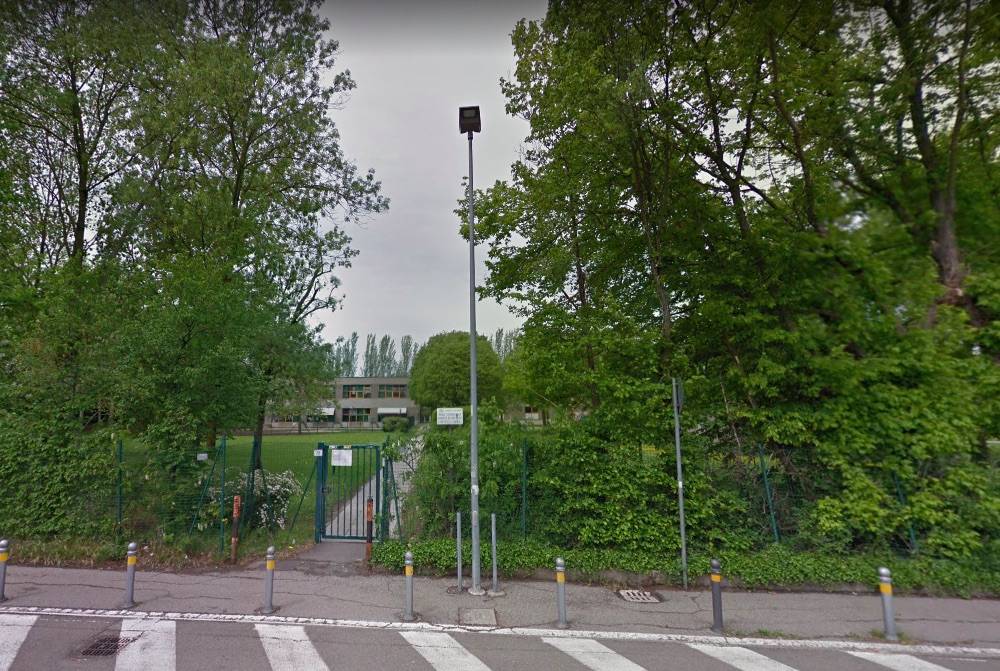Bologna, siringhe a scuola: il preside barrica gli studenti