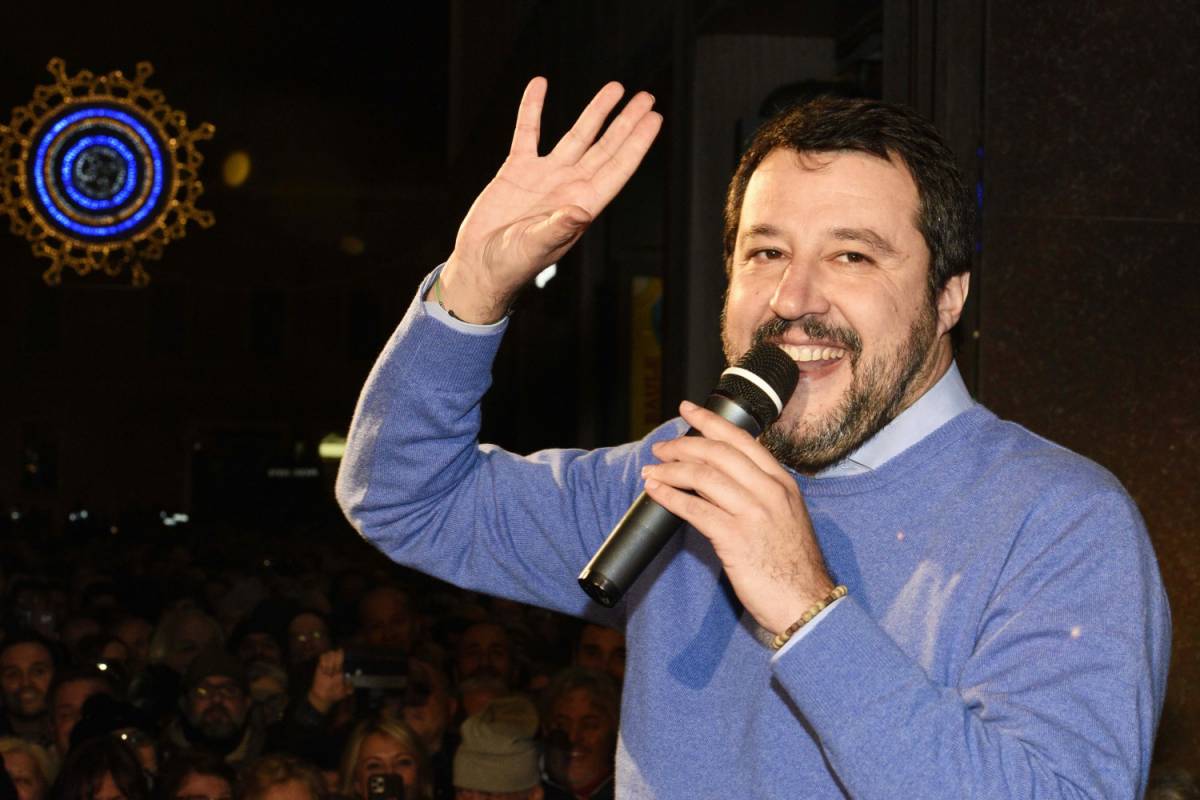 Sondaggi, sale la fiducia a Salvini che vola al 48%