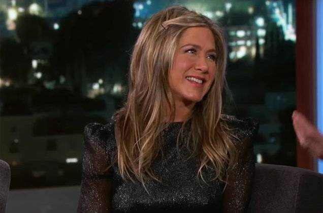 Jennifer Aniston : "La mia infanzia? Ho avuto due genitori crudeli"
