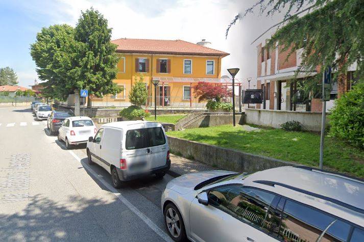 L'asilo puzza troppo e 108 bambini sono costretti a stare a casa, scuola chiusa per cattivo odore