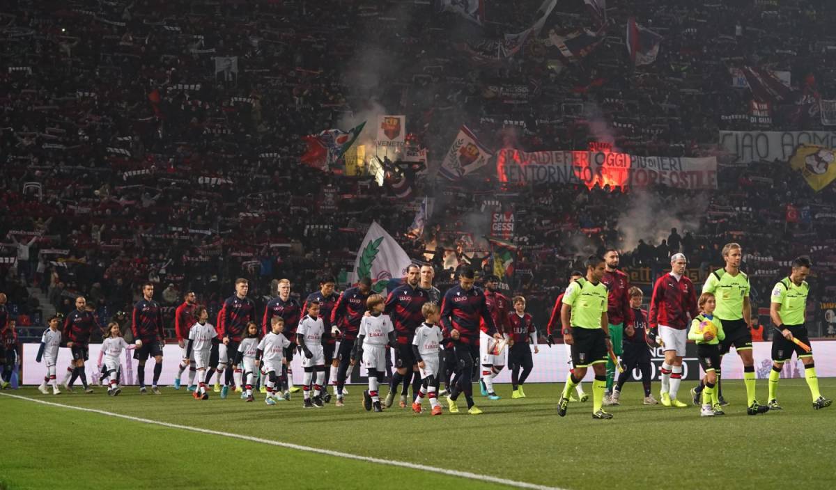 Bologna-Milan nel sangue: accoltellato tifoso rossonero