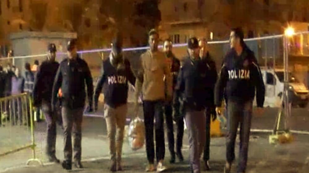In Italia tra i 149 naufraghi: arrestato per omicidio un trafficante 22enne