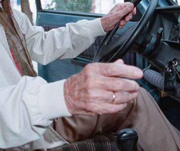 Un centralino dedicato e il controllo dei custodi per gli over 65 a casa