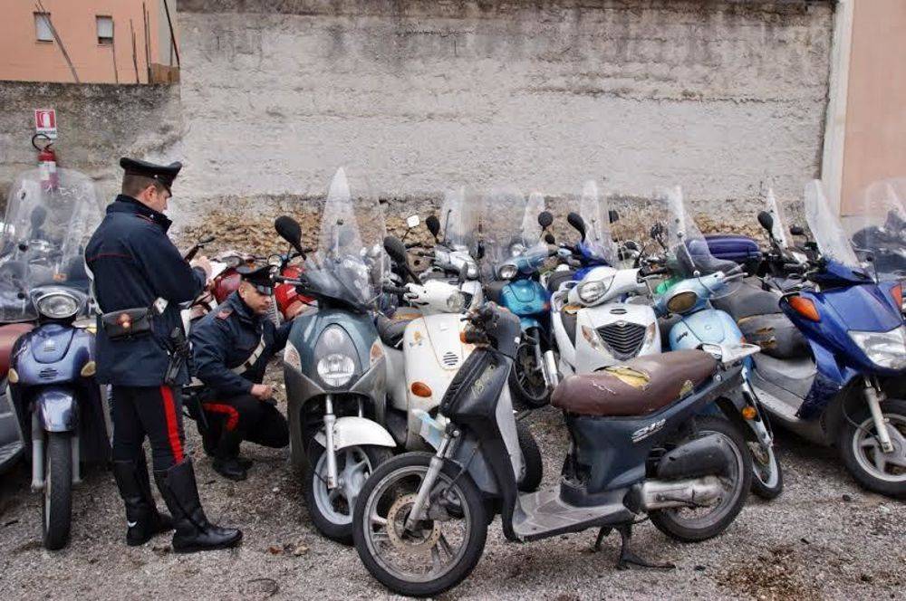 I "pendolari" del crimine: da Catania a Messina per rubare scooter