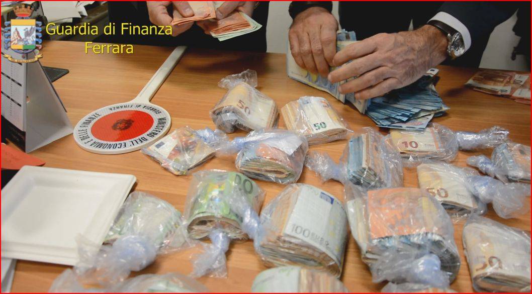 Banca abusiva gestita da extracominitari: sequestrati 70mila euro