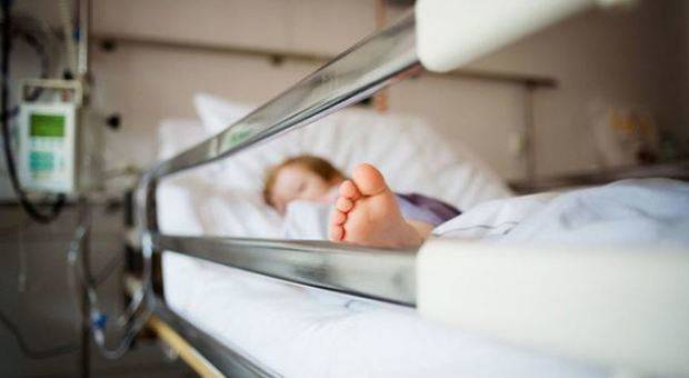 Bimbo di 3 anni muore per un tumore al cervello: "Per i medici era febbre"