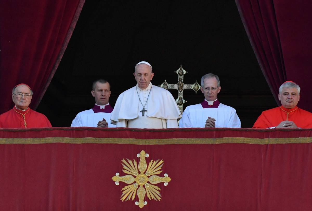Il Papa e la (giusta) crociata contro i cellulari a tavola