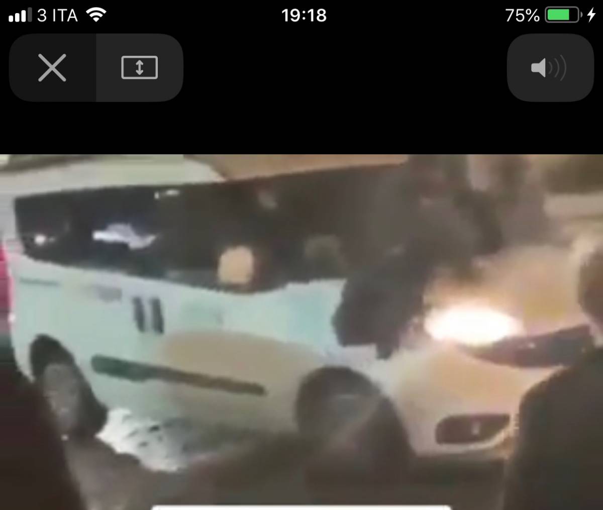 Baby gang in azione a Napoli: assalto a un taxi nel Rione Sanità