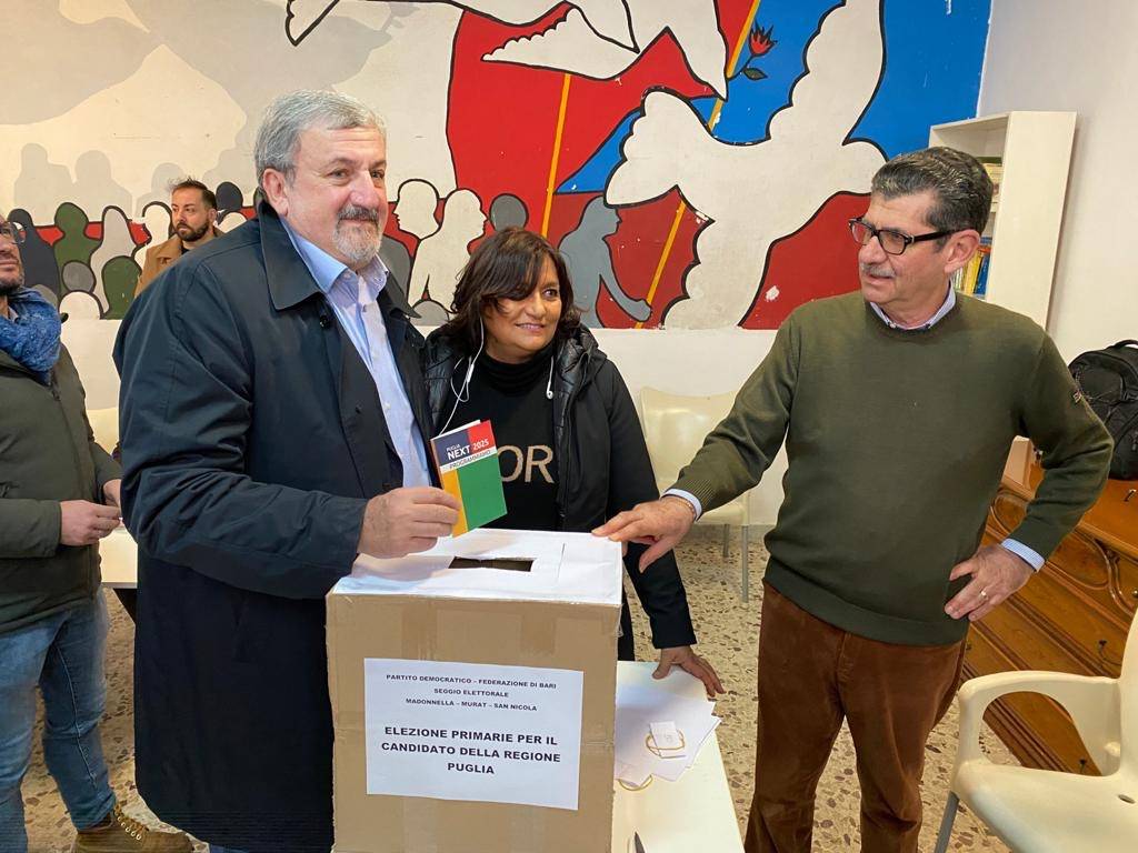 Primarie in Puglia: vince Michele Emiliano