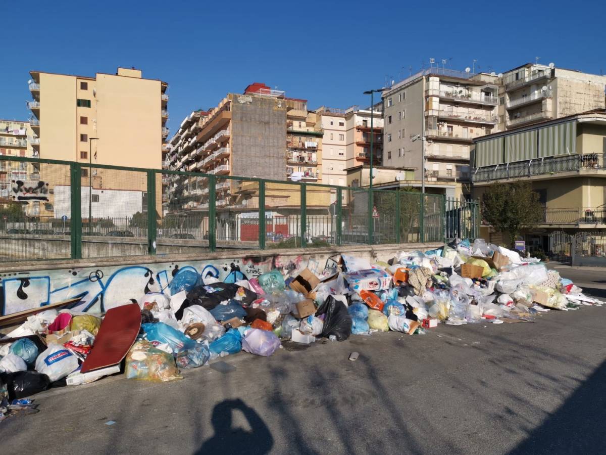 Sversamenti abusivi di rifiuti: i residenti denunciano con video e immagini
