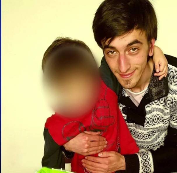 Uccise figlio di 5 anni soffocandolo, assolto: "In preda a delirio mistico"