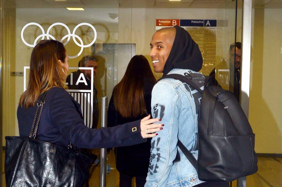 Ashley Young a Milano: il giocatore del Manchester United firma per l'Inter