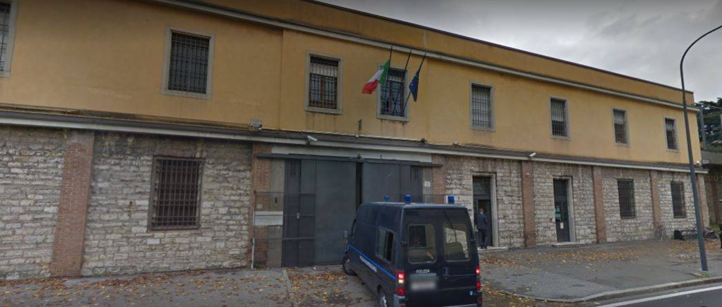 Brescia, detenuti aggrediscono agenti al grido di Allah Akbar