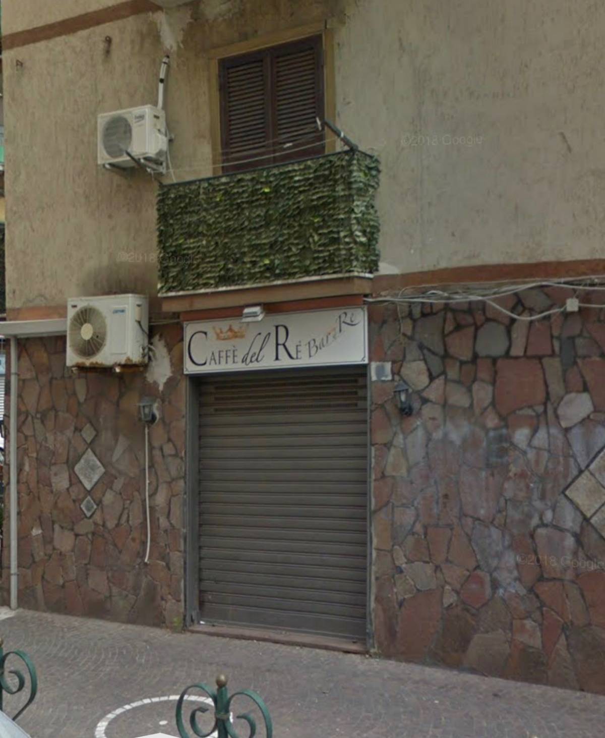 Bomba carta esplode nella notte contro un bar a San Giovanni a Teduccio