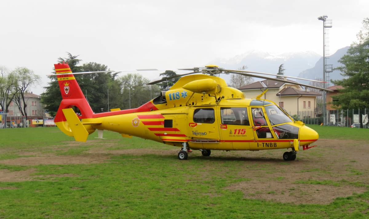 Air show, pilota di elicottero muore investito da un'autocisterna
