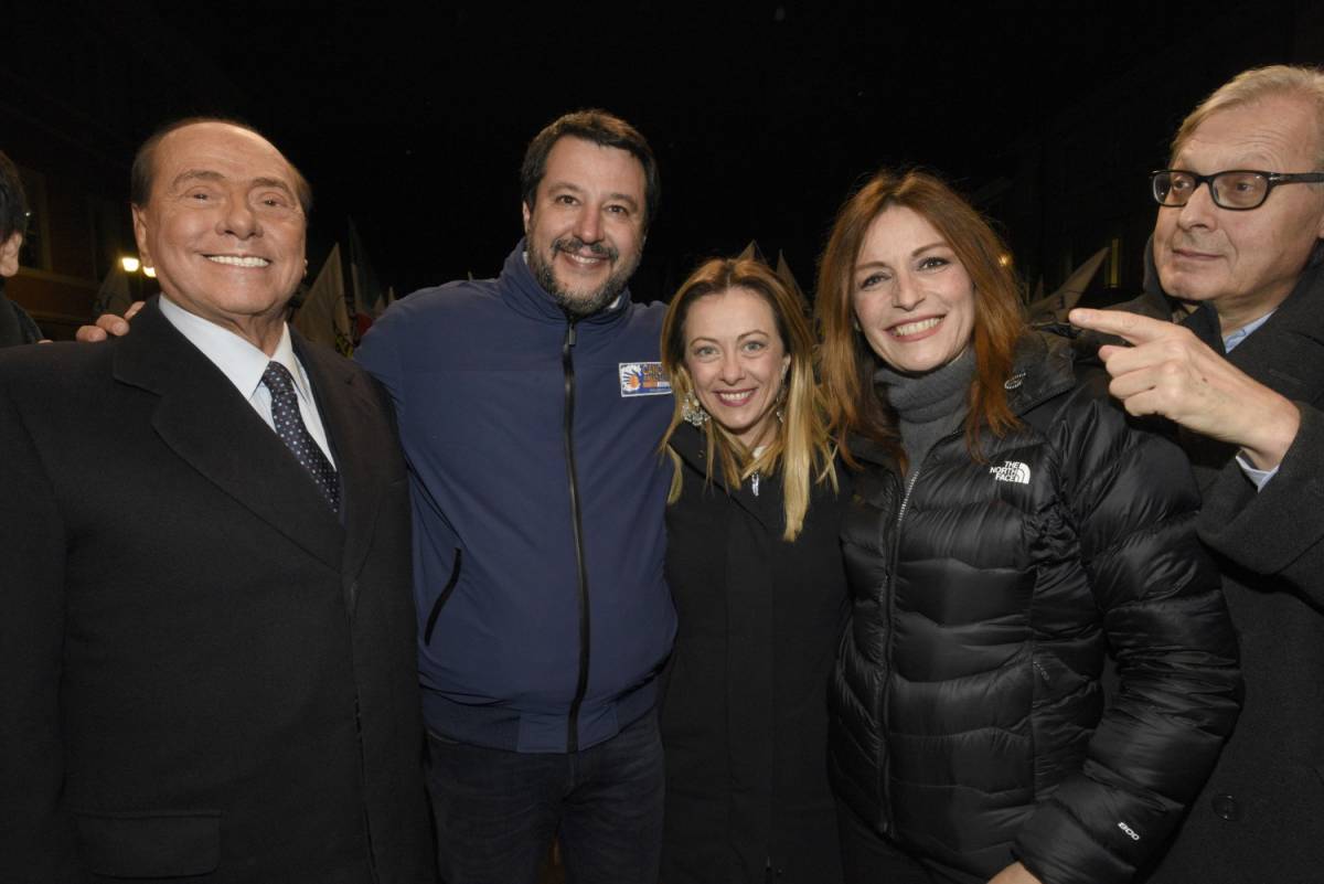 Il grido di Berlusconi Salvini e Meloni "Governo avvisato: se vinciamo noi vanno tutti a casa"
